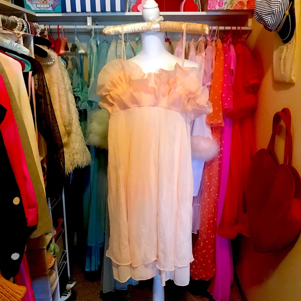 True Vintage Lisette 34 Peach Ruffle Nightgown